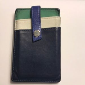 Want Les Essentials slim wallet.